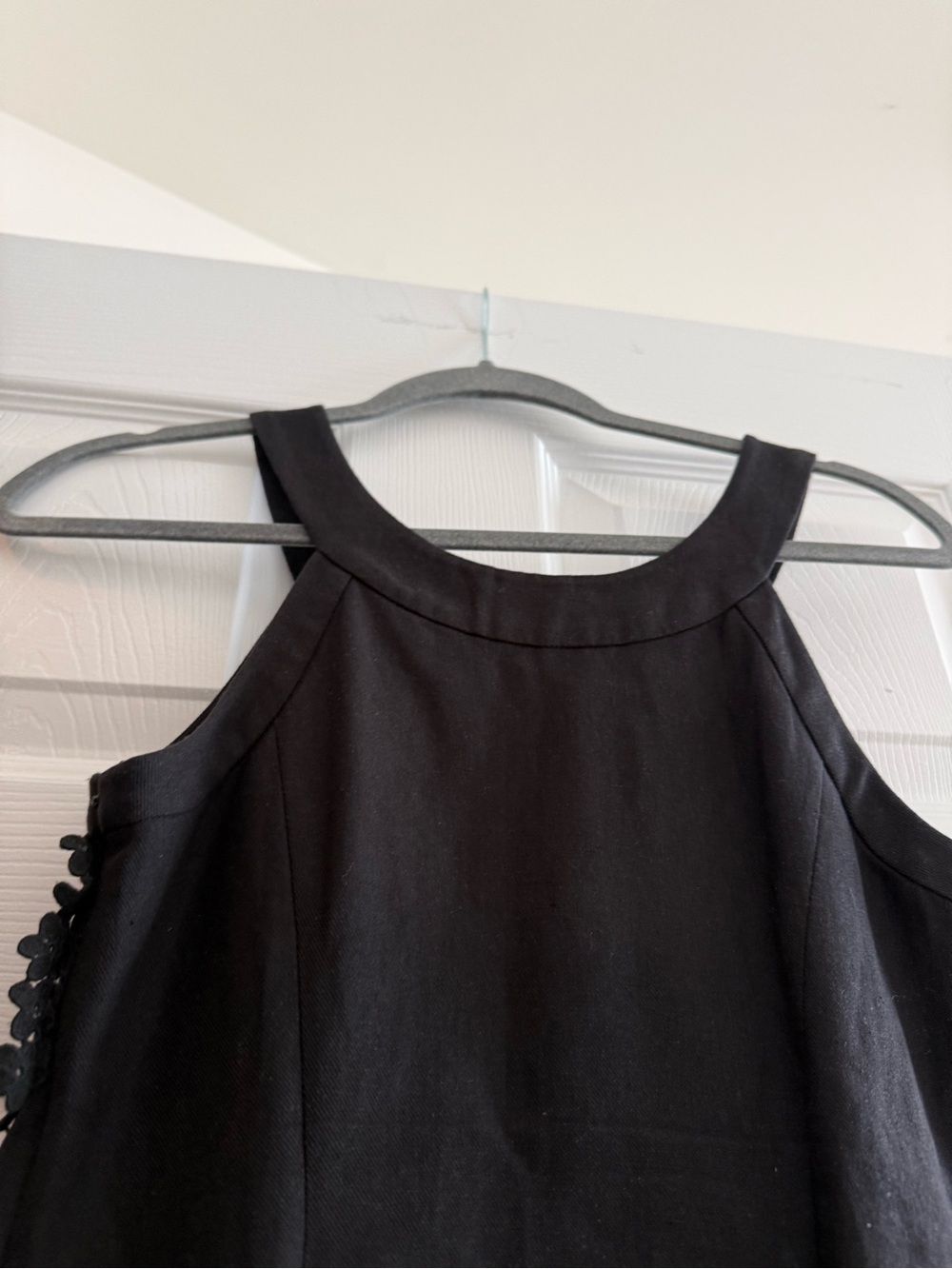 Sleeveless Black Mini Dress with Floral Lace Bodice - Picture 4 of 6